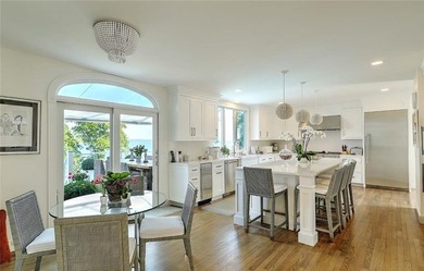STUNNING WATERFRONT RETREAT ON THE SAKONNET RIVER. Welcome to - photo 19