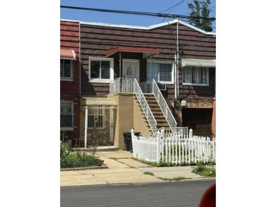 CANARSIE - Welcome to 1350 East 85th Street!! This charming - photo 1