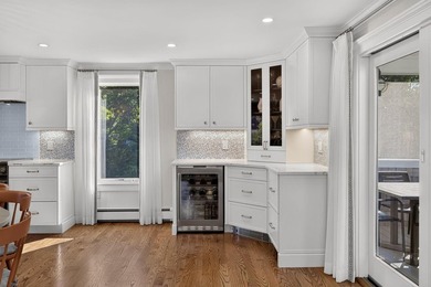 Experience luxury coastal living in this stunning 4-bedroom/ - photo 10