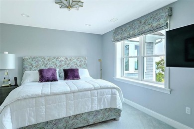 STUNNING WATERFRONT RETREAT ON THE SAKONNET RIVER. Welcome to - photo 32