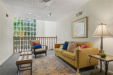 Welcome to this handsome and inviting 2-bedroom, 2-bathroom - photo 4