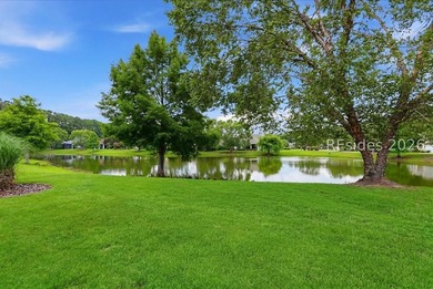 Welcome to 4 Southington Circle in the prestigious gated - photo 34
