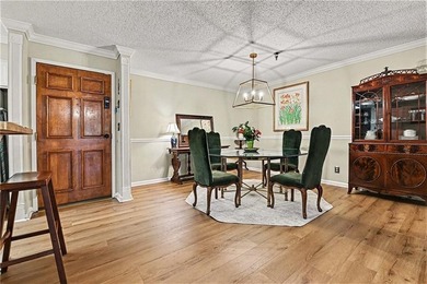 Welcome to this handsome and inviting 2-bedroom, 2-bathroom - photo 5