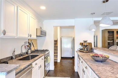 STUNNING WATERFRONT RETREAT ON THE SAKONNET RIVER. Welcome to - photo 44