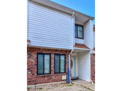WELCOME TO 12 STRATFORD COURT THIS WELL MAINTAINED HOME WITH - photo 3