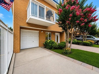 Rare, move in condition, beautiful and spacious condo apartment - photo 4