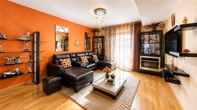 Rare, move in condition, beautiful and spacious condo apartment - photo 6