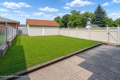 Welcome to this fully detached three bedroom home in Grasmere on - photo 6