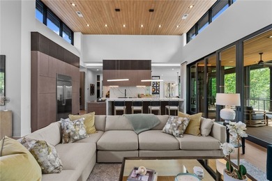 Welcome to an extraordinary lakefront retreat in the prestigious - photo 8