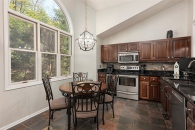 Set in the heart of Lake Toxaway's premier golf community, 516 - photo 10
