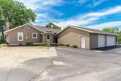 This exceptional 2,007 square foot ranch offers riverfront - photo 1