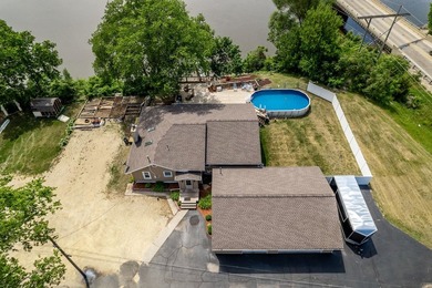 This exceptional 2,007 square foot ranch offers riverfront - photo 2