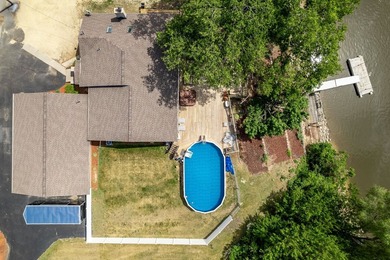 This exceptional 2,007 square foot ranch offers riverfront - photo 4