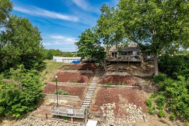 This exceptional 2,007 square foot ranch offers riverfront - photo 8