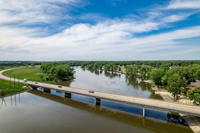 This exceptional 2,007 square foot ranch offers riverfront - photo 10