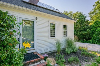 Deeded Sandy Beach Rights on Follins Pond With Direct Access To - photo 4