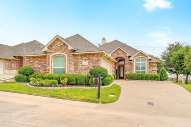 Elegant, landscaped and impeccably maintained Garden Home ready - photo 5