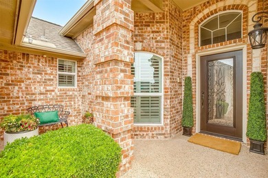 Elegant, landscaped and impeccably maintained Garden Home ready - photo 6