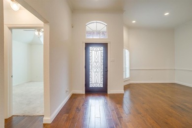 Elegant, landscaped and impeccably maintained Garden Home ready - photo 7