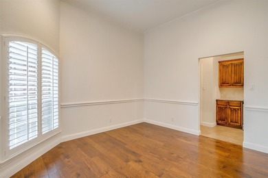 Elegant, landscaped and impeccably maintained Garden Home ready - photo 9