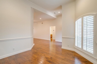 Elegant, landscaped and impeccably maintained Garden Home ready - photo 10
