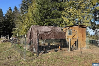 An exceptional 5-acre parcel defined by scenic beauty and - photo 12