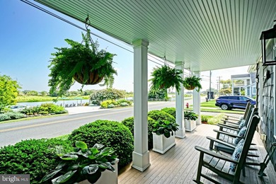 WATERFRONT HOME - ROOTED IN HISTORY Experience the brilliant - photo 8