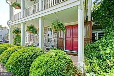 WATERFRONT HOME - ROOTED IN HISTORY Experience the brilliant - photo 9