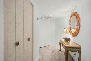 Located in the luxurious Maisons-sur-Mer complex, the ocean