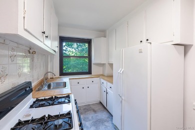 Rarely available 2 bedroom conveniently locate at the Mutal in - photo 11