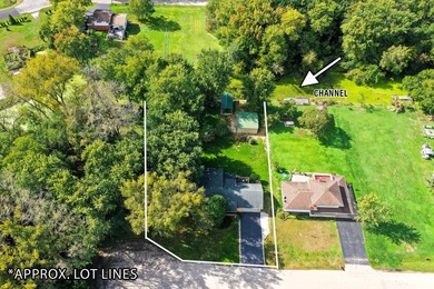 Chain O Lakes - Pistakee Lake Home For Sale in Mchenry Illinois