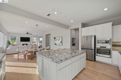 Beautifully designed DR Horton home in Patterson Ranch, built in - photo 13