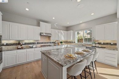 Beautifully designed DR Horton home in Patterson Ranch, built in - photo 17