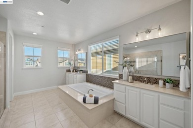 Beautifully designed DR Horton home in Patterson Ranch, built in - photo 33