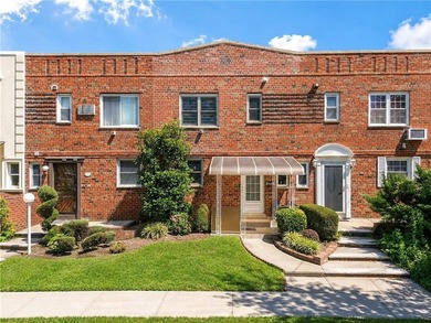 DAILY PRIVATE SHOWINGS. A masterful blend of refined design - photo 1