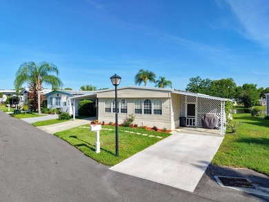 Welcome to Summerloch Green, a spectacular waterfront 55+ - photo 2