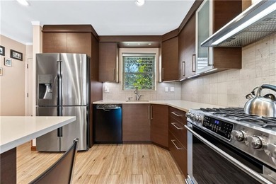 DAILY PRIVATE SHOWINGS. A masterful blend of refined design - photo 4