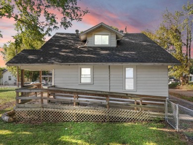 Charming 5-Bedroom Home with Modern Upgrades in Downtown