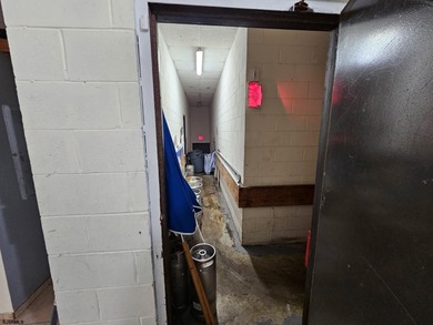 Exceptional opportunity to own retail commercial space directly - photo 7