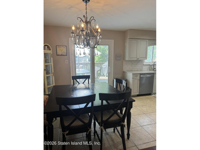 LOCATION, LOCATION!! THIS ONE FAMILY EXTRA WIDE END-UNIT - photo 10