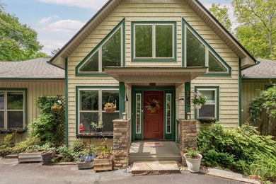 LAKEFRONT living and mountain tranquility in this beautifully - photo 4