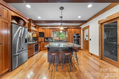 Exceptional Arts & Crafts lakefront retreat showcasing superior - photo 9