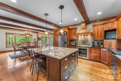 Exceptional Arts & Crafts lakefront retreat showcasing superior - photo 10