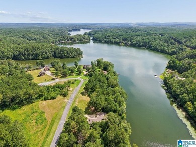 Welcome to 290 Paint Creek Overlook in the gated Waterford at - photo 11