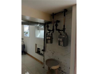 Great Opportunity in the Heart of Sunset Park! This fully - photo 13