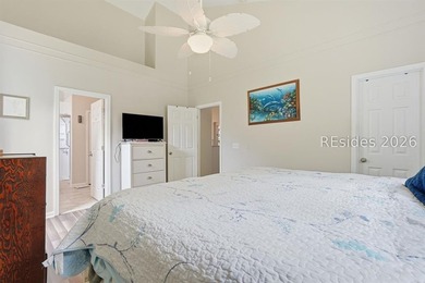 Welcome home to this meticulously maintained, move-in ready - photo 17