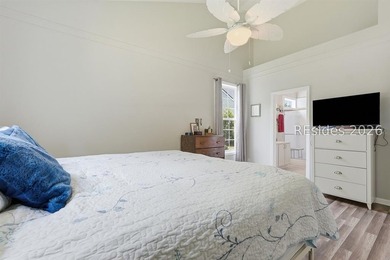 Welcome home to this meticulously maintained, move-in ready - photo 18