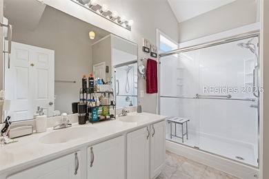 Welcome home to this meticulously maintained, move-in ready - photo 19