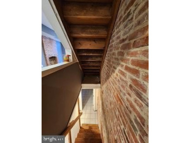 Welcome to the Baltimore Highlands! This house is an investors - photo 19