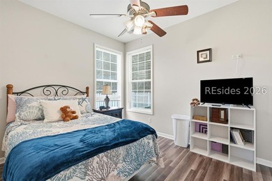 Welcome home to this meticulously maintained, move-in ready - photo 21